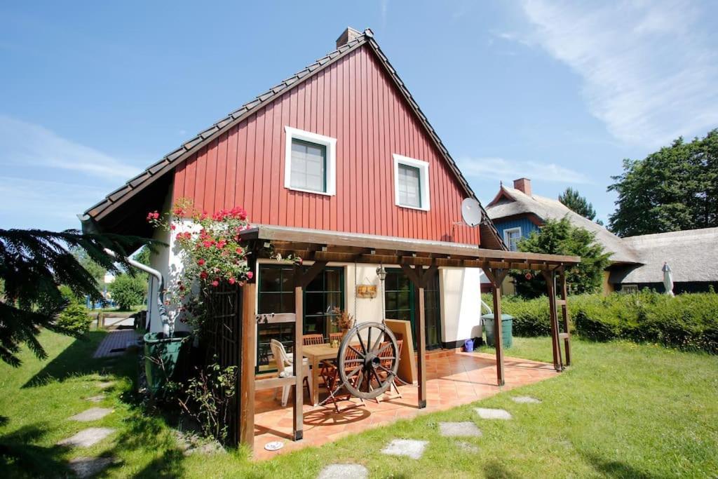 Trollhus - Grosses Familienfreundliches Ferienhaus บอร์น ภายนอก รูปภาพ
