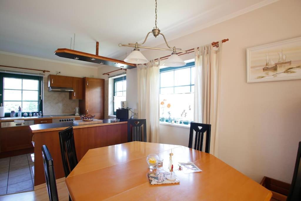 Trollhus - Grosses Familienfreundliches Ferienhaus บอร์น ภายนอก รูปภาพ