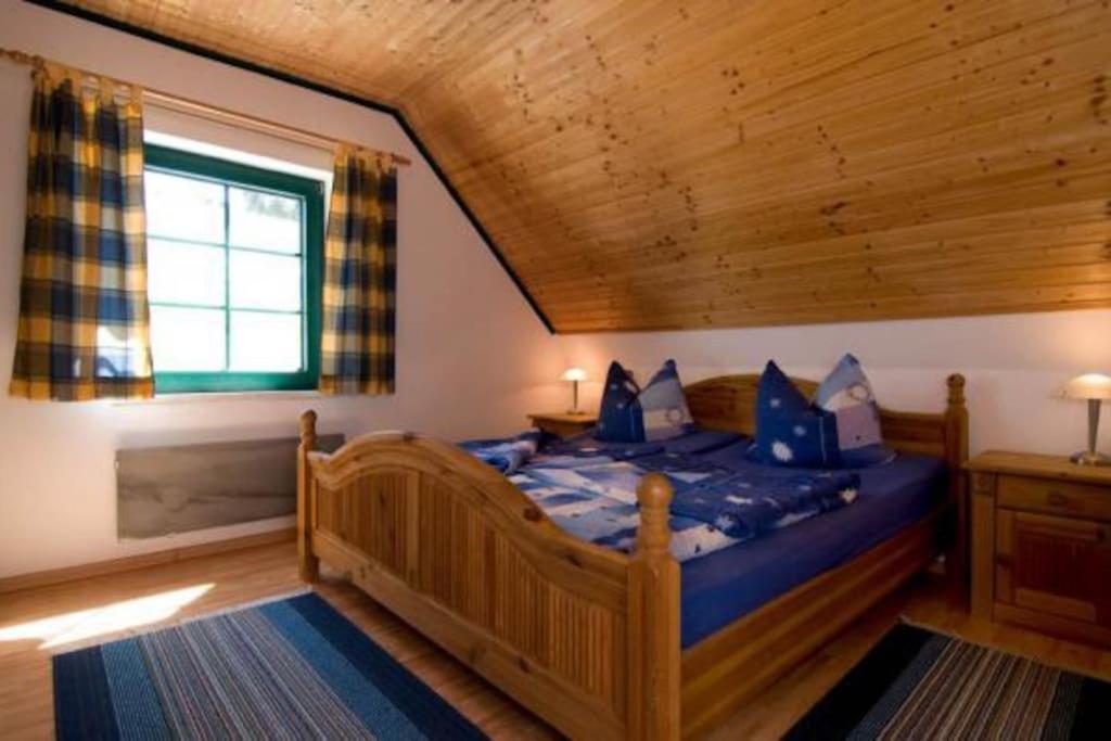 Trollhus - Grosses Familienfreundliches Ferienhaus บอร์น ภายนอก รูปภาพ
