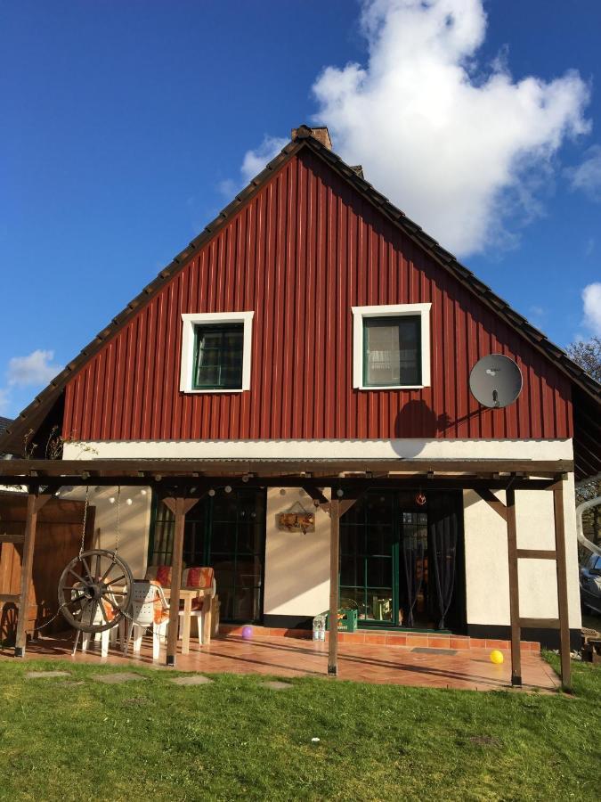 Trollhus - Grosses Familienfreundliches Ferienhaus บอร์น ภายนอก รูปภาพ