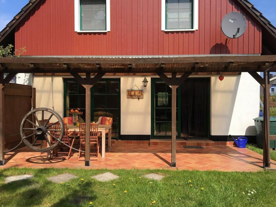 Trollhus - Grosses Familienfreundliches Ferienhaus บอร์น ภายนอก รูปภาพ
