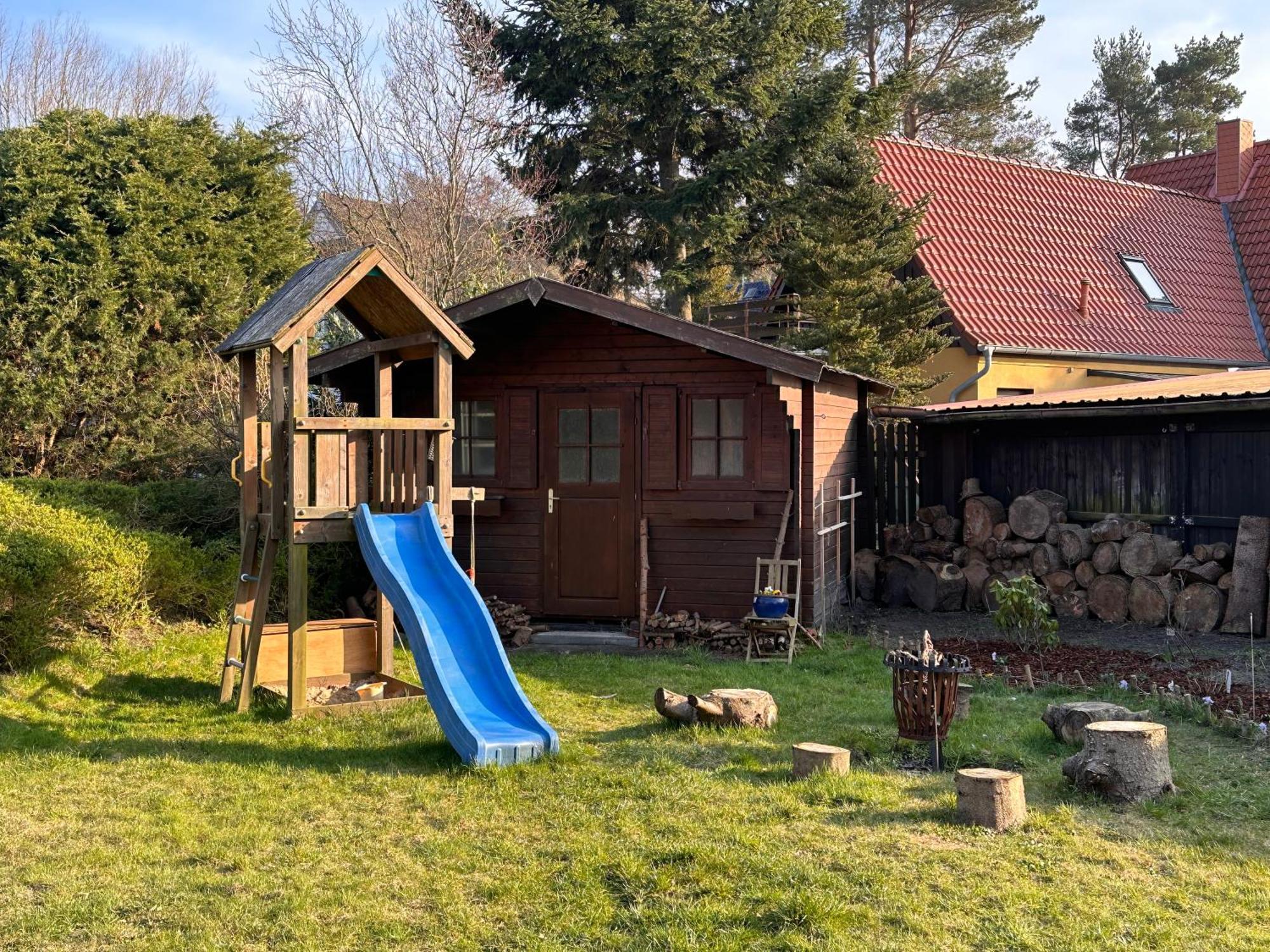 Trollhus - Grosses Familienfreundliches Ferienhaus บอร์น ภายนอก รูปภาพ